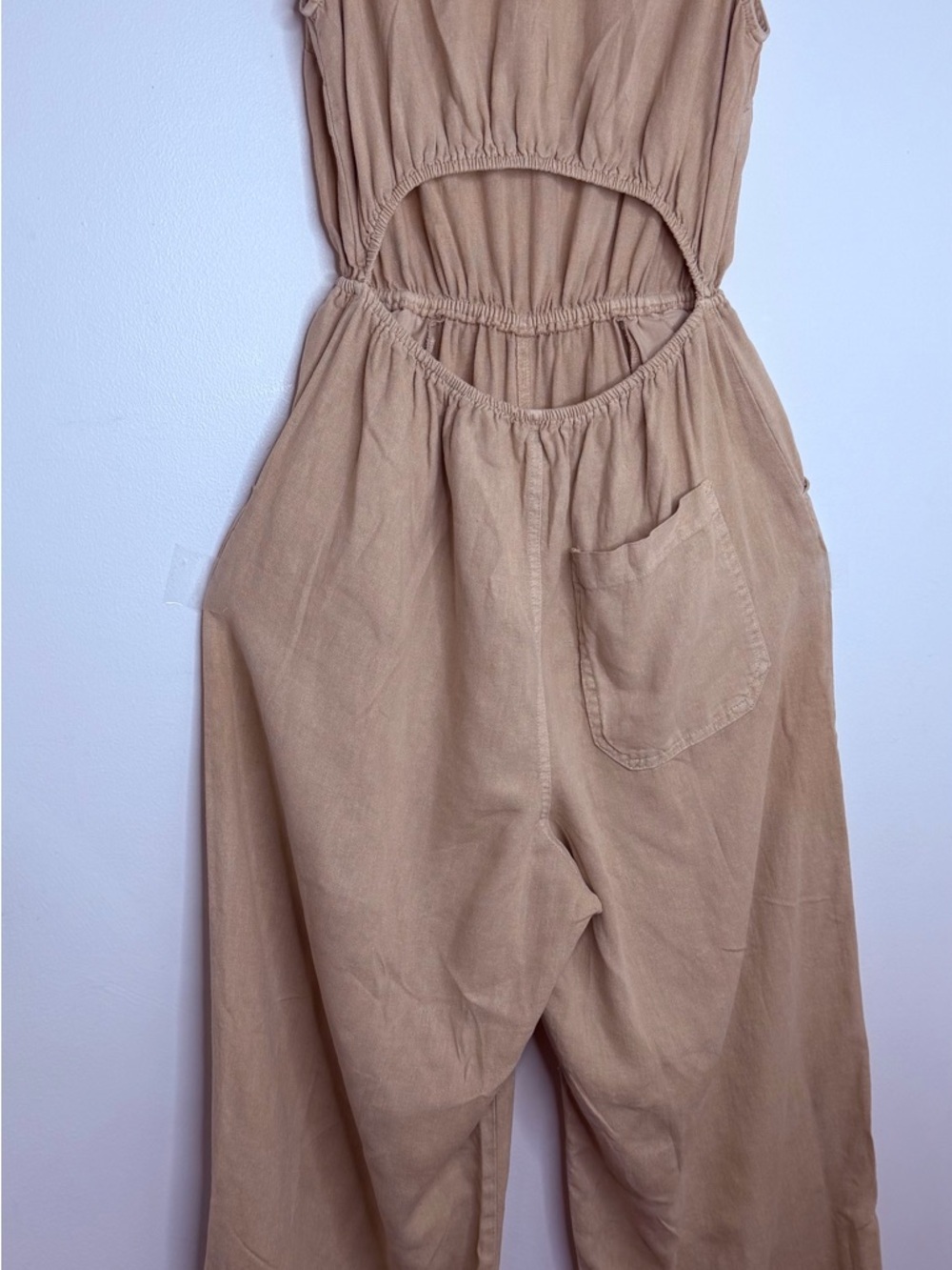 Universal Thread Sleeveless V-Neck Wide-Leg Jumpsuit in Tan - Picture 5 of 7